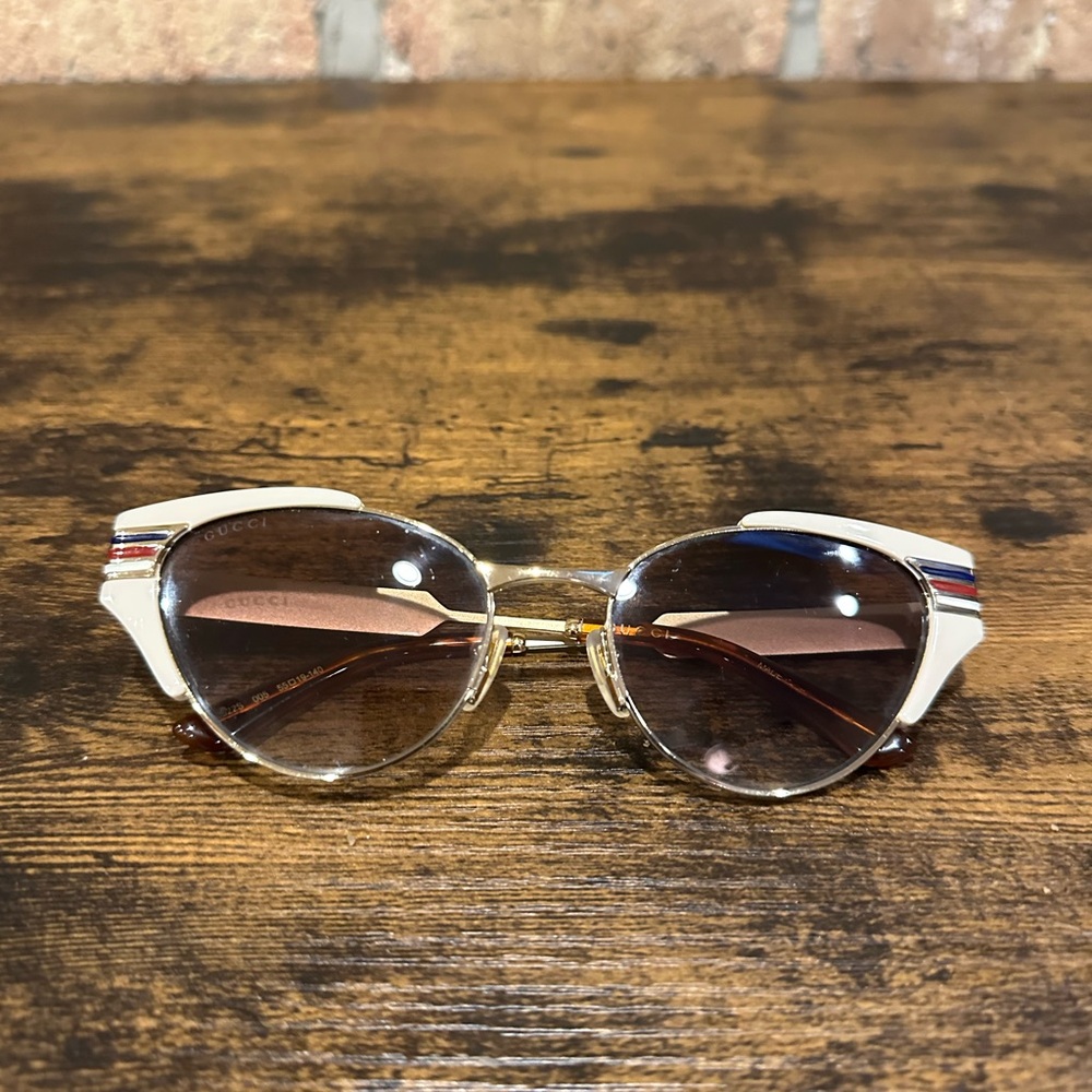 Gucci White & Gold Sunglasses (GG0522S) - Picture 2 of 4